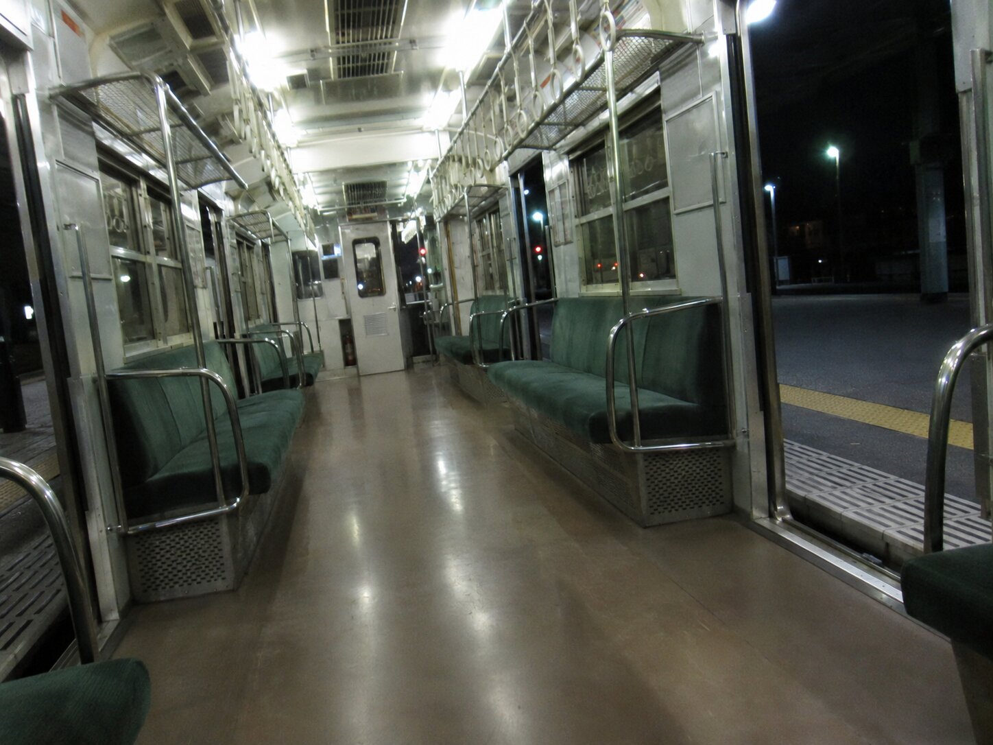 汐見浜駅の到着放送に関する奇妙な記録