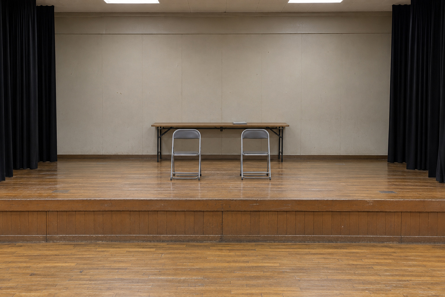 柳瀬市の集会所の稽古舞台に関する奇妙な記録